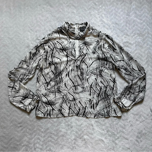 ASTR The Label High Neck Keyhole Long Sleeve Blouse White/ Black - Picture 2 of 9